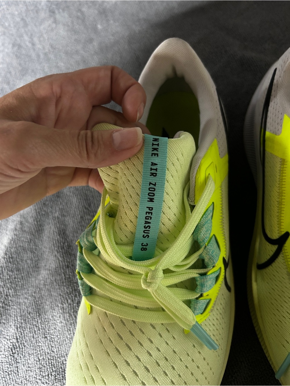 Nike Air Zoom Pegasus 38 Women’s Size 10 Volt Lime Running Shoes - Picture 12 of 12